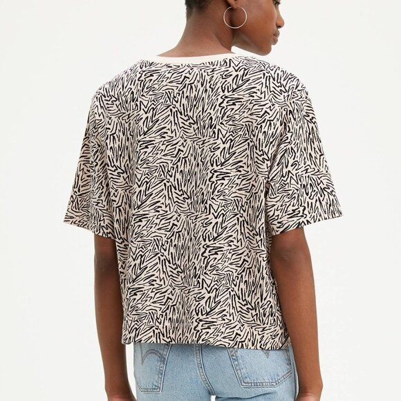 ✨️2/$20 Levi's Cropped Short Sleeve Sweater - Picture 7 of 7